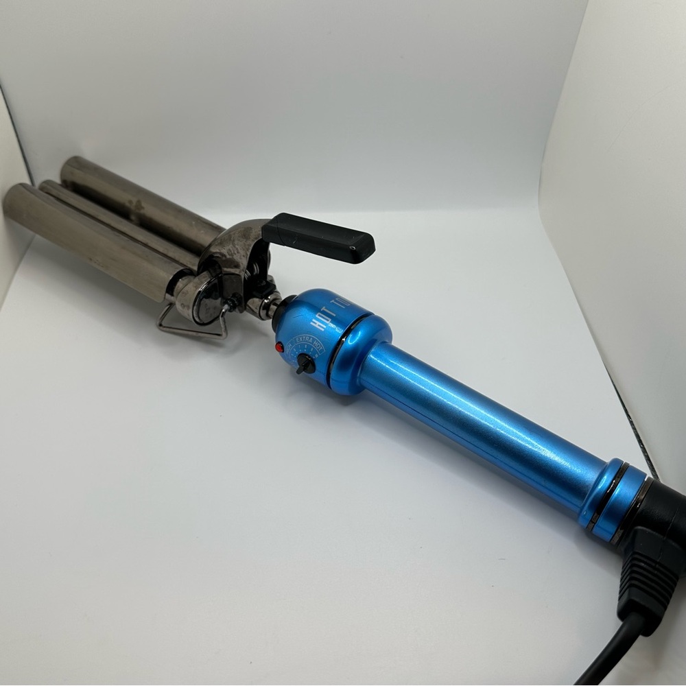 New Hot Tools Blue Ice Titanium 3 Barrel Wave #HTBL1175 Tested Working